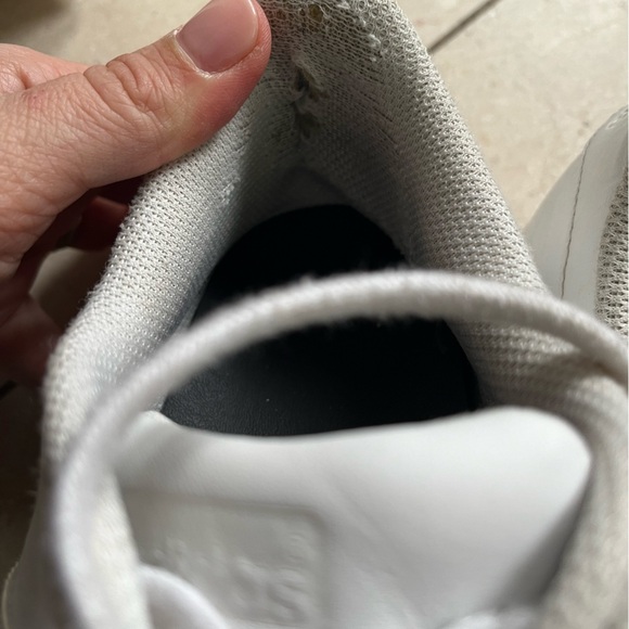 Adidas  Supestar men’s shoe size 9.5 white and white stripes - Picture 5 of 10